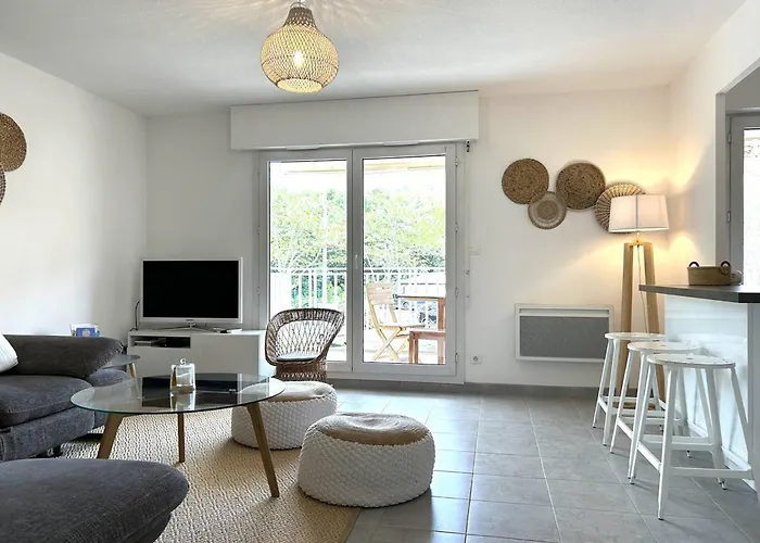 Moderne 4 Pieces A Cavaliere, Proche - Fr-1-251-826 Apartman