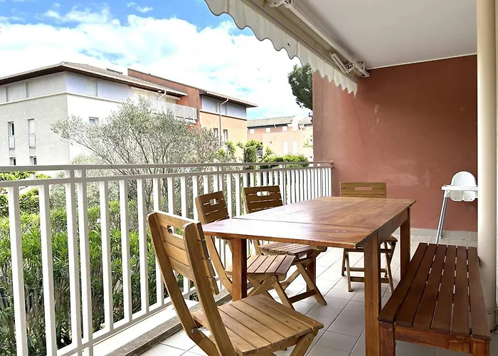 Moderne 4 Pieces A Cavaliere, Proche - Fr-1-251-826 Apartman *