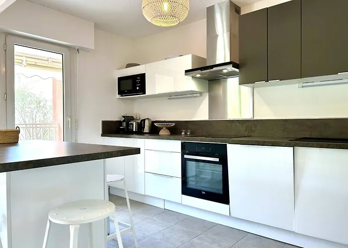 Moderne 4 Pieces A Cavaliere, Proche - Fr-1-251-826 Apartman